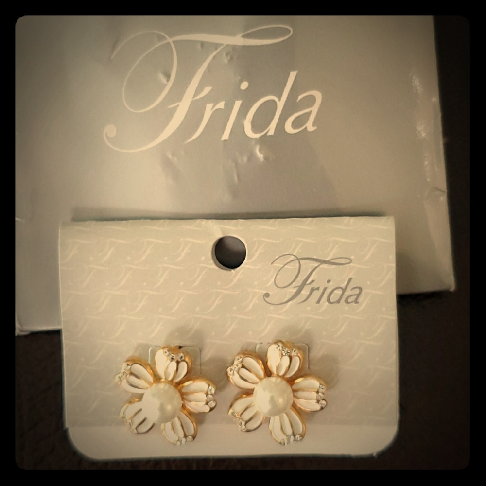 Frida earing